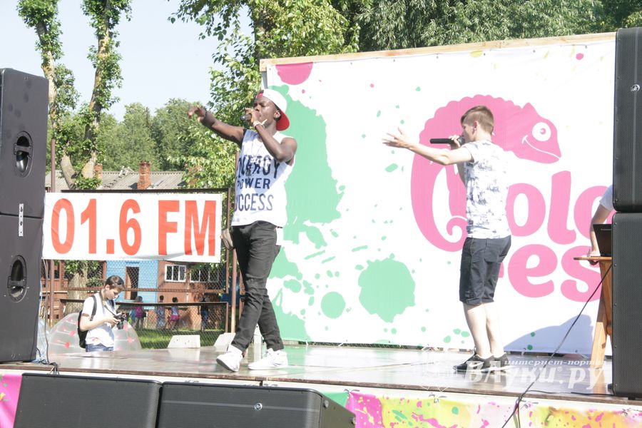 Яркие эмоции «ColorFest» в Великих Луках (ФОТО)