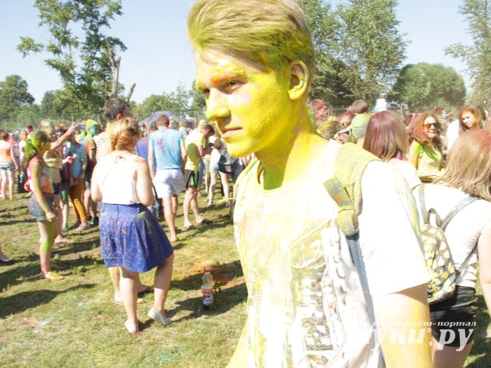 Яркие эмоции «ColorFest» в Великих Луках (ФОТО)