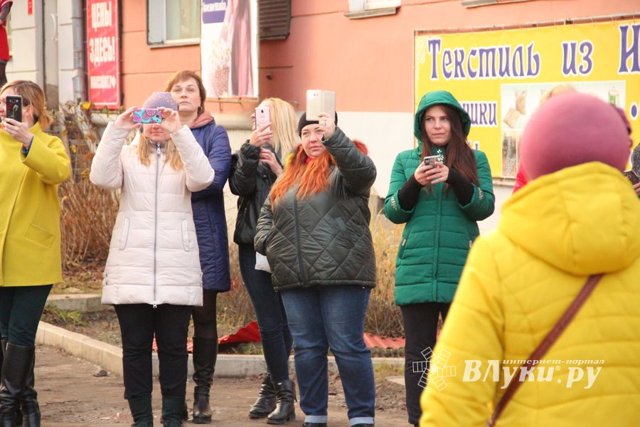 Теперь у всех великолучан есть фото или видео с «Тяжмаш» (ФОТО)
