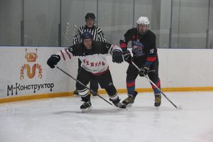 Два зоккейных матча прошли в Великих Луках в рамках Чемпионата города (ФОТО)