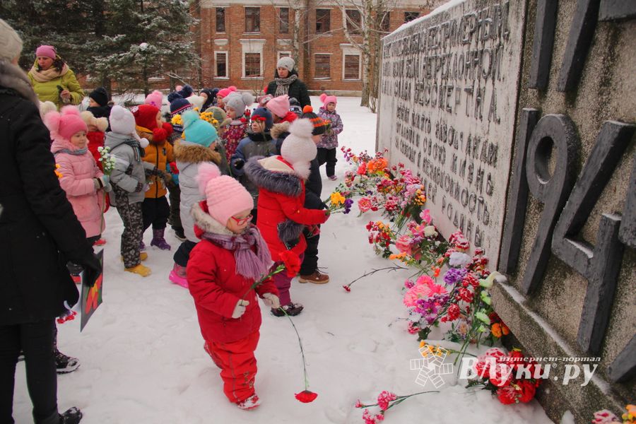 ​Юные великолучане отдали дань памяти героям-железнодорожникам (ФОТО)