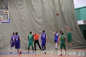 Команда «Экспресс» стала обладательницей Кубка г. Великие Луки по баскетболу