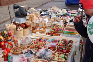 В Великих Луках проходит Весенняя ярмарка (ФОТО)