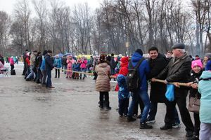 Масленичные гуляния прошли в Великих Луках (ФОТО)