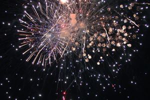 Праздничный салют в честь Дня города