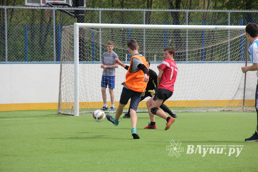В Великих Луках прошёл Чемпионат по дворовому футболу (ФОТО)