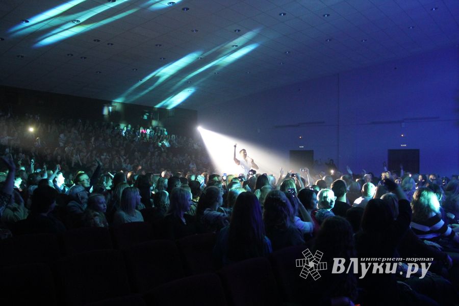 В Великих Луках состоялся концерт Сергея Лазарева