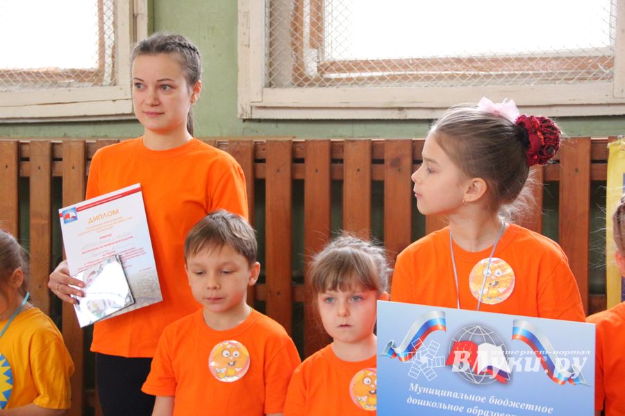 В Великих Луках проходят спортивные соревнования среди дошколят «Юные олимпионики» (ФОТО)