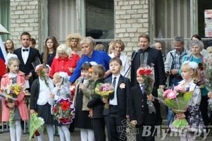 Школы города отметили 1 сентября (фото)