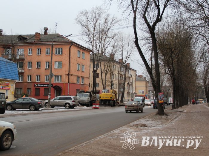 Из-за аварии в водоводе несколько домов отключены от воды (ФОТО)