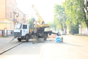 На ул. К. Либкнехта замена труб тепловых сетей (ФОТО)