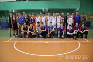 В Великих Луках прошли финальные игры муниципального этапа «КЭС-Баскет» (фото)
