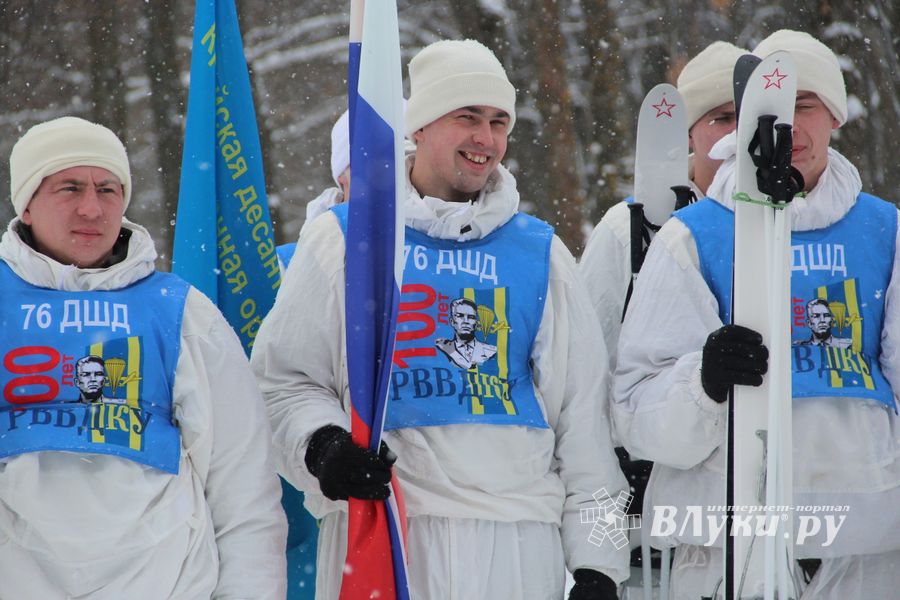 Десантники, участники сверхдальнего лыжного похода, прибыли в Великие Луки (ФОТО)