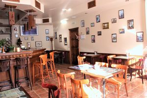 8 марта прекрасных дам приглашают в «Гости»  (ФОТО)