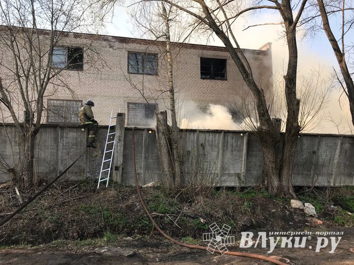 Подробности пожара на мебельном (ФОТО)