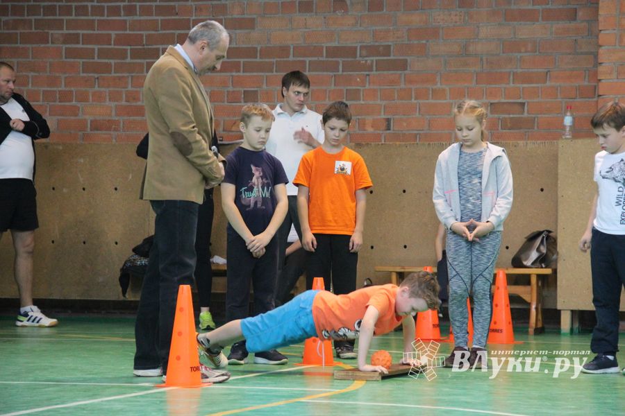 Конкурс «Папа, мама, я - спортивная семья» прошел в Великих Луках (ФОТО)