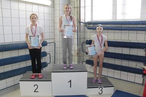 В Великих Луках прошли соревнования по плаванию «Быстрый Кашалот»