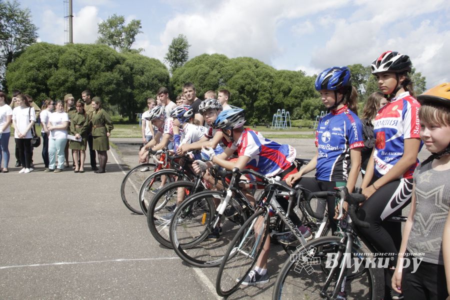 Сегодня Великие Луки отмечают День молодежи и Всероссийский олимпийский день (ФОТО)