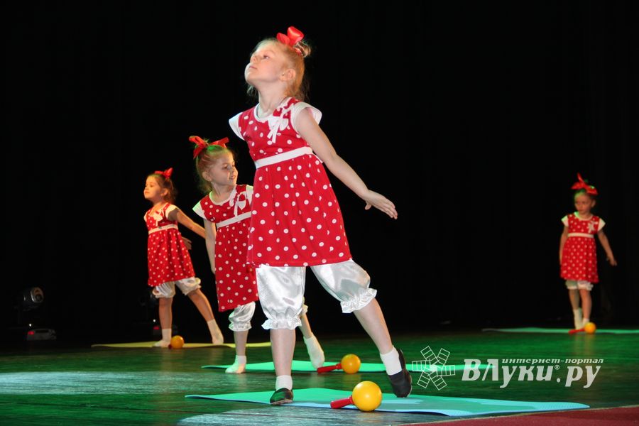 В ДК ЛК состоялся итоговый концерт фестиваля «Великолукская веснянка» (ФОТО)