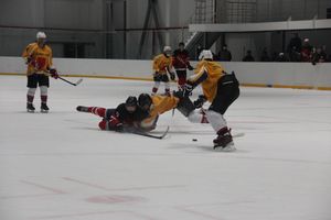 Хоккейные матчи чемпионатов города Великие Луки и Псковской области по хоккею прошли в СОК «Айсберг» (ФОТО)
