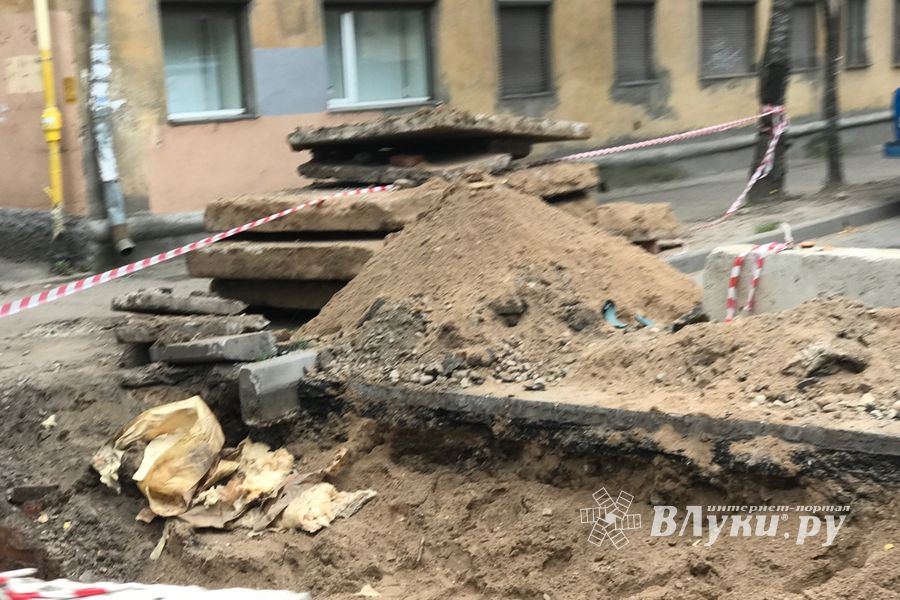 На пр. Гагарина меняют участок теплотрассы (ФОТО)