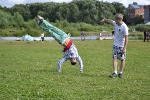 Прошла первая городская пляжная вечеринка «Выгуливаем КеДы»