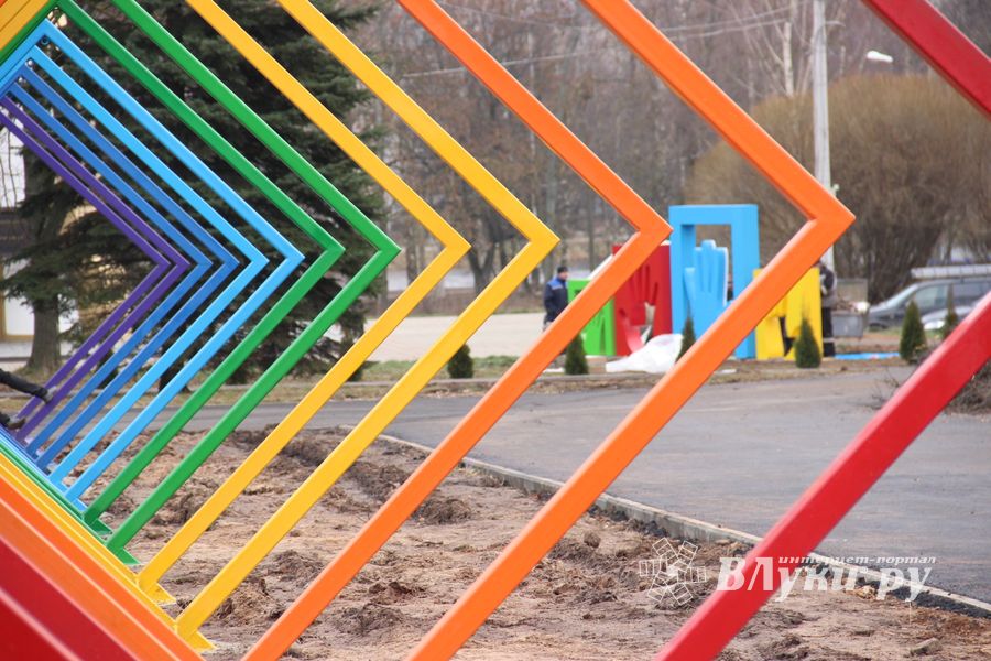 ​Великолучане могут помериться ладошками (ФОТО)