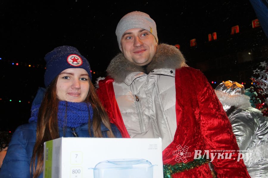 ТК «Первомайский» подарил великолучанам новогоднее волшебство (ФОТО)