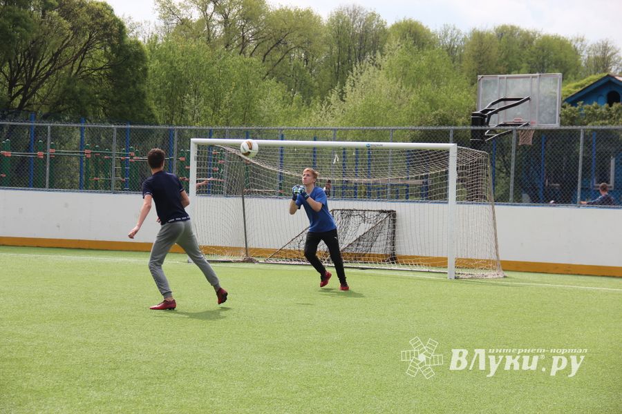 В Великих Луках прошёл Чемпионат по дворовому футболу (ФОТО)