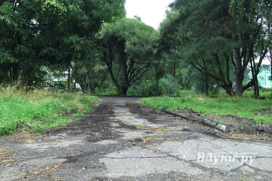 Сквер у автовокзала в Великих Луках обновился (ФОТО)