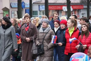 В Великих Луках прошло праздничное шествие (ФОТО)