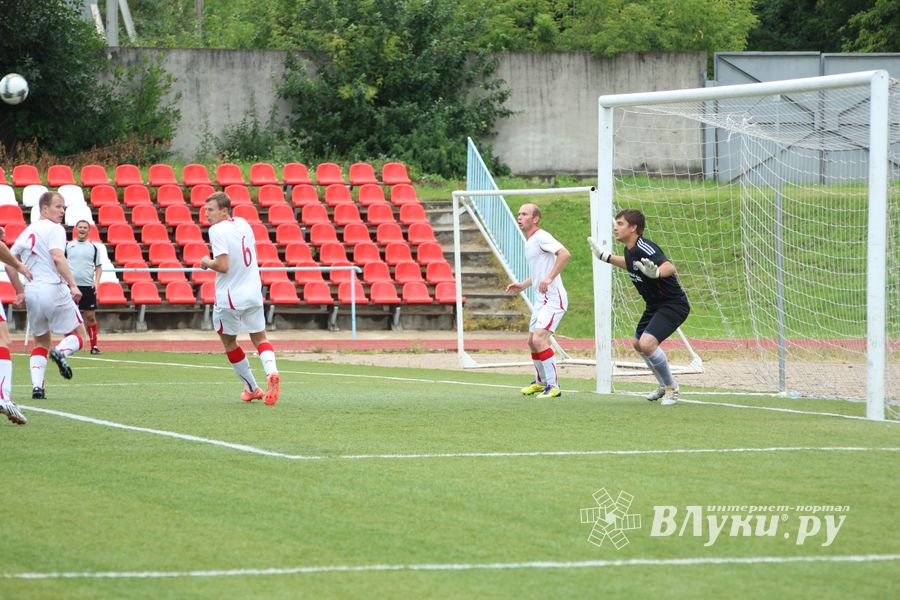 "Экспресс" (Великие Луки) - "Купол-ВДВ" (Псков)