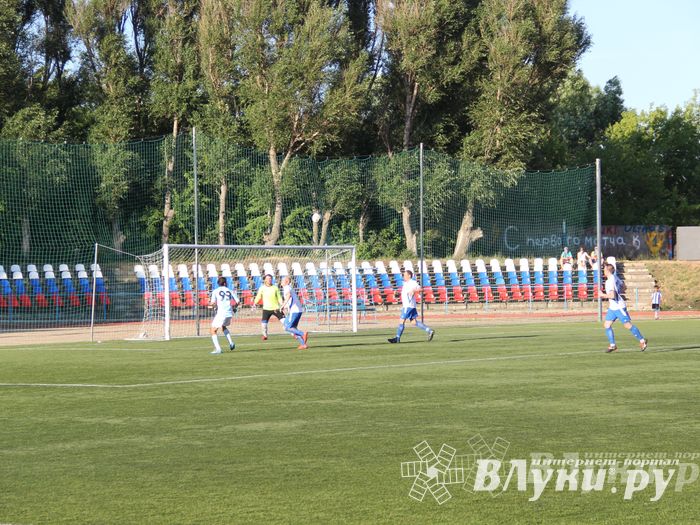 В Великих Луках состоялся матч Первенства СЗФО по футболу между командами «Луки-Энергия» и «Химик»