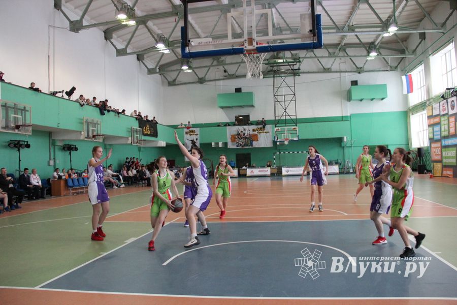 Великолучане стали вторыми в региональном финале Чемпионата ШБЛ «КЭС-БАСКЕТ» (ФОТО)