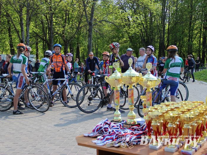 В Великих Луках чествовали лучших велосипедистов (ФОТО)