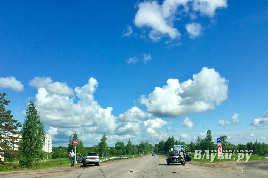 В Великих Луках произошло ДТП (ФОТО)