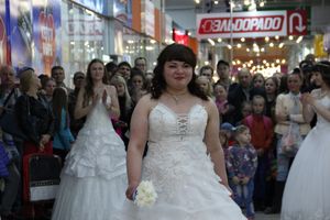 В Великих Луках бегали невесты (ФОТО)