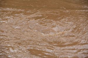 Серьёзная авария на водопроводе в Великих Луках (ФОТО; ВИДЕО)
