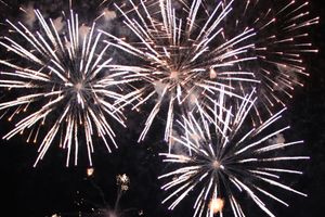 Праздничный салют в честь Дня города