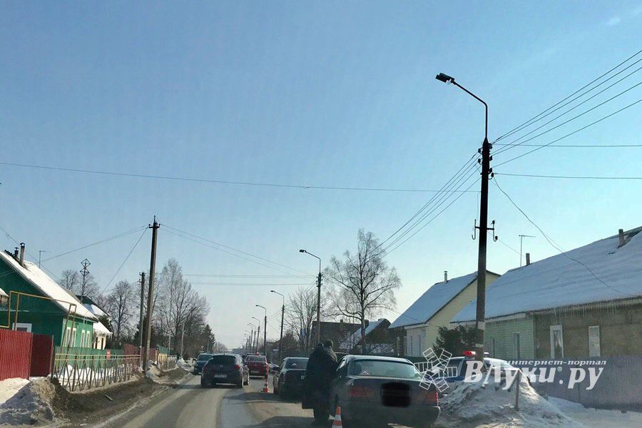 Два Мерседеса столкнулись в Великих Луках (ФОТО)