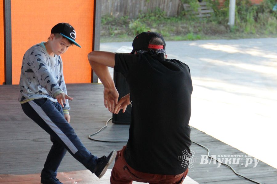 «ORIGINAL BBOYS CYPHERS» в Великих Луках (ФОТО+ВИДЕО)