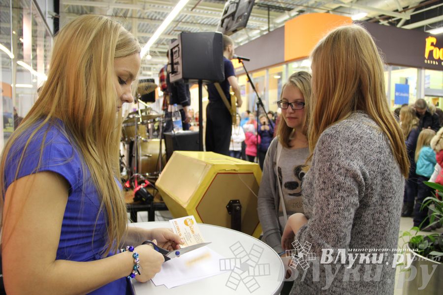 Ночь распродаж в ТЦ «Апельсин»