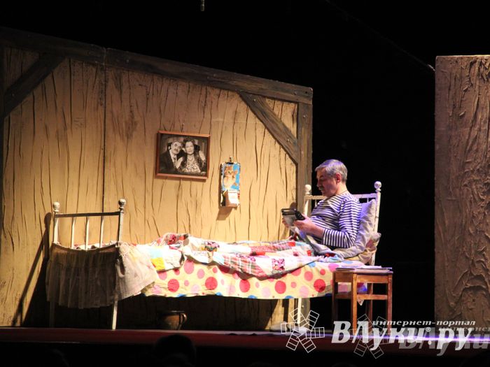 Народные артисты России выступили в Великих Луках (фото)