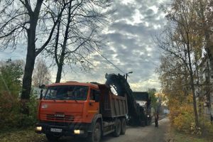 На улице Зенцовской потеряли асфальт (ФОТО)