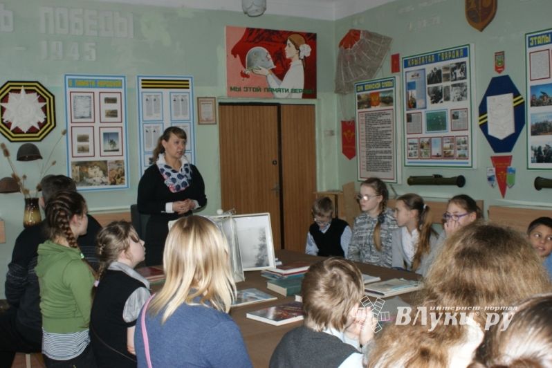 По инициативе представителей полиции и общественников состоялась экскурсия подростков в музей воинской славы (фото)