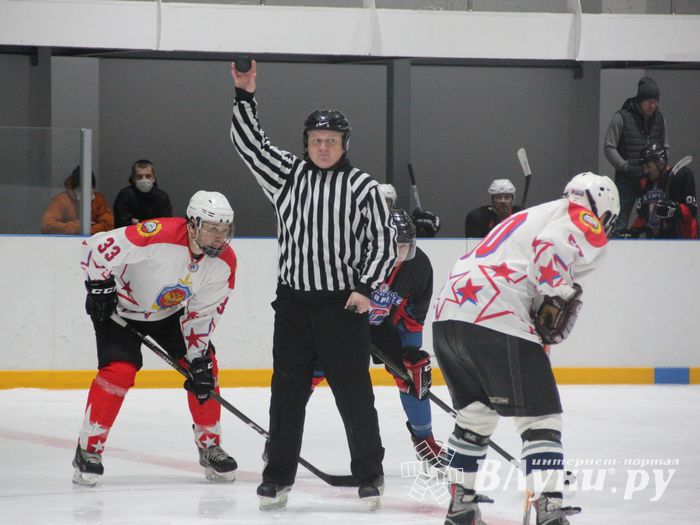 Матч НХЛ прошел в великолукском «Айсберге» (ФОТО)