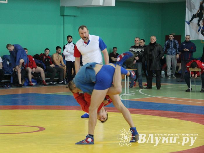 В Великих Луках - время жарких схваток (16+) (ФОТО)