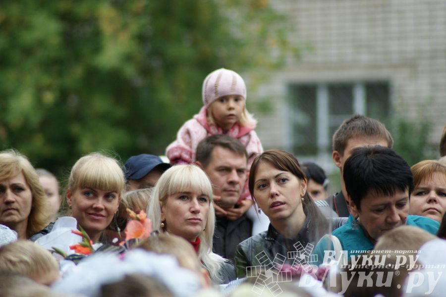 Школы города отметили 1 сентября (фото)