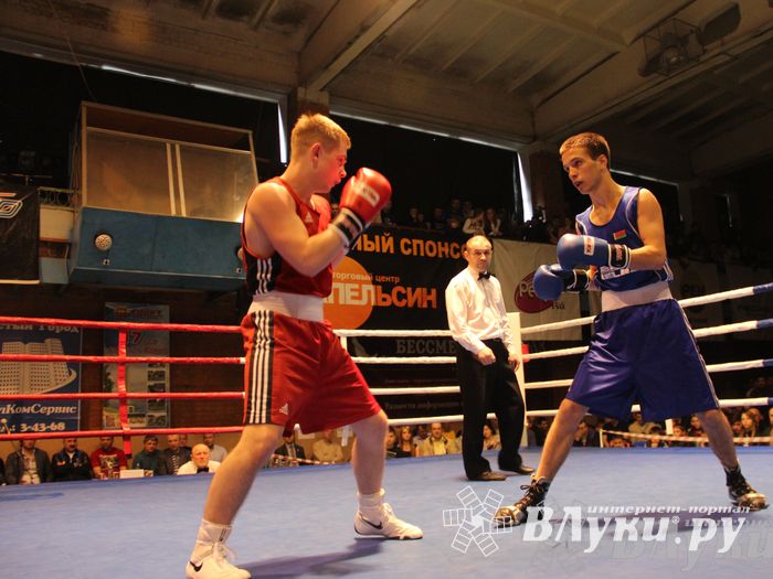 В Великих Луках состоялась матчевая встреча по боксу