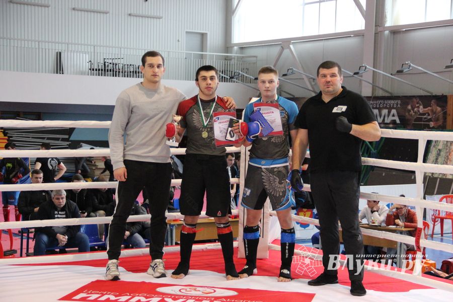 Открытый кубок по смешанному боевому единоборству ММА прошел в Великих Луках (ФОТО)